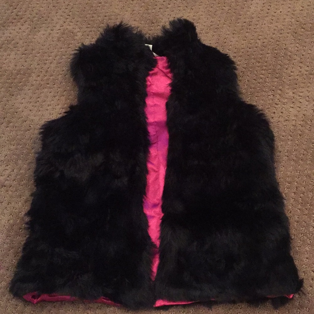 Lands’ End girls faux fur vest, never worn!